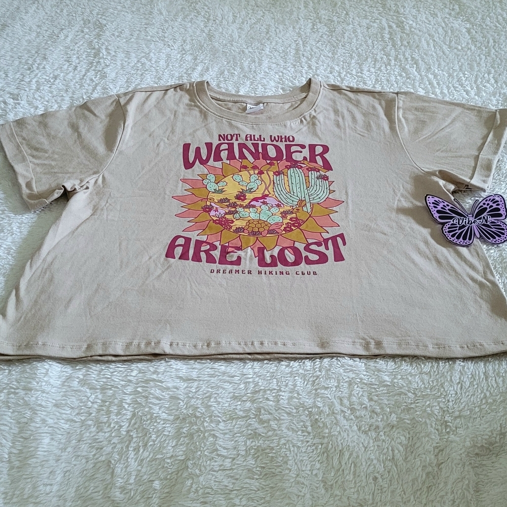 Vibe N' "Not All Who Wander Are Lost" Graphic Tee - NWT - Picture 14 of 15